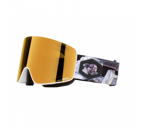 Маска OUT OF Void Astronaut Gold24 MCI